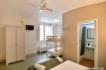 פנסיון Hostal L Estrella