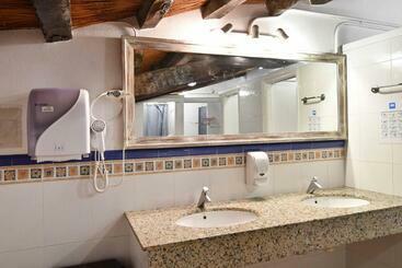 פנסיון Hostal L Estrella
