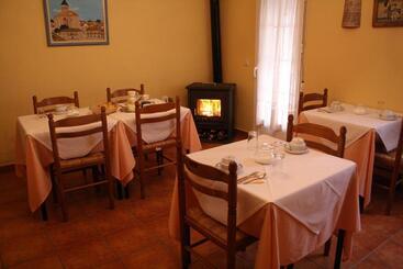 پانسیون Hostal La Balquina