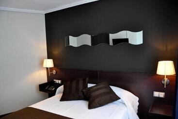 פנסיון Hostal La Rotonda