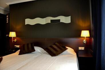 פנסיון Hostal La Rotonda