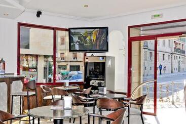 פנסיון Hostal La Rotonda