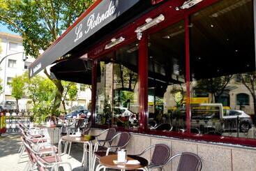 פנסיון Hostal La Rotonda