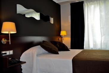 פנסיון Hostal La Rotonda