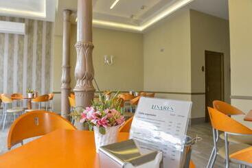 پانسیون Hostal Linares