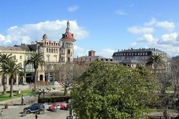 پانسیون Hostal Linares