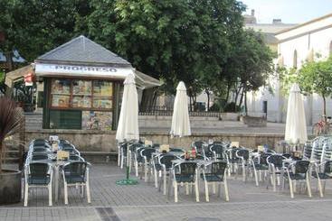 پانسیون Hostal Linares