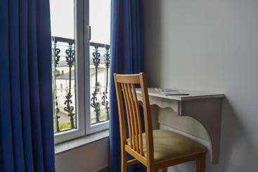پانسیون Hostal Linares
