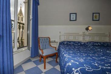 پانسیون Hostal Linares