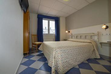 پانسیون Hostal Linares