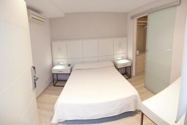 پانسیون Hostal Loimar