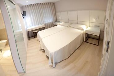 پانسیون Hostal Loimar