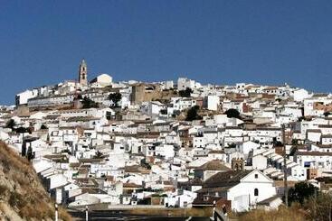 پانسیون Hostal Los Claveles