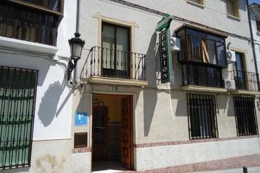ペンション Hostal Los Claveles