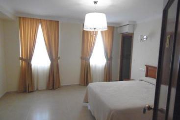 پانسیون Hostal Plaza Damasco