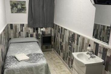 פנסיון Hostal Restaurante Avenida De Madrid