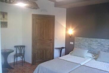 پانسیون Hostal Suetxe