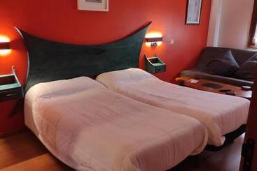پانسیون Hostal Suetxe