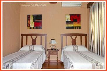 پانسیون Hosteria Verahouse