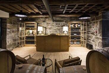 هتل Quinta De S.bernardo   Winery & Farmhouse