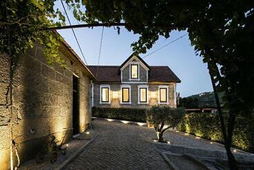 هتل Quinta De S.bernardo   Winery & Farmhouse