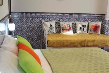پانسیون Cascais Jasmim Doce