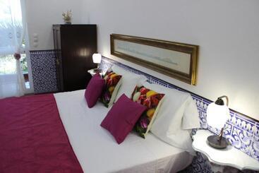 پانسیون Cascais Jasmim Doce