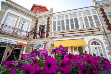 پانسیون Dona Emília Guest House & Studio Apartment Building