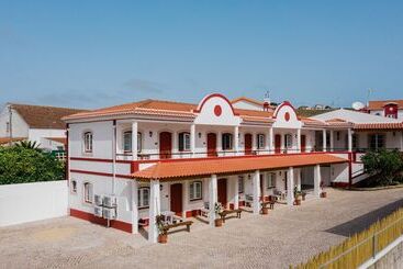 پانسیون Pátio Da Figueira