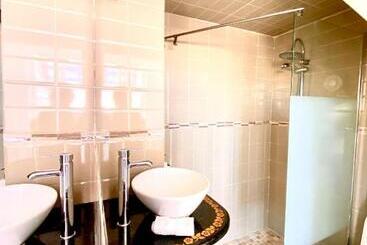 پانسیون Zenit Olhao Bed & Breakfast