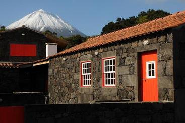 Casas Das Portas Do Mar E Das Portas Do Sol - Sao Roque do Pico