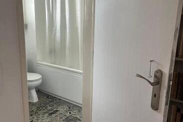 پانسیون Alvalade Ii Airport Guest House