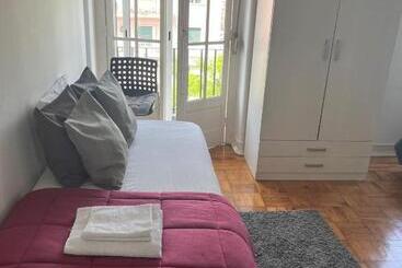 پانسیون Alvalade Ii Airport Guest House