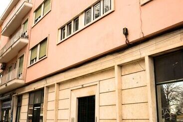 پانسیون Alvalade Ii Airport Guest House