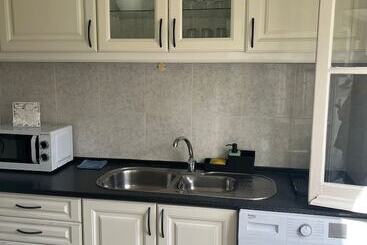 پانسیون Alvalade Ii Airport Guest House