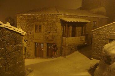 پانسیون Taverna Lusitana