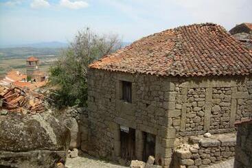 پانسیون Taverna Lusitana