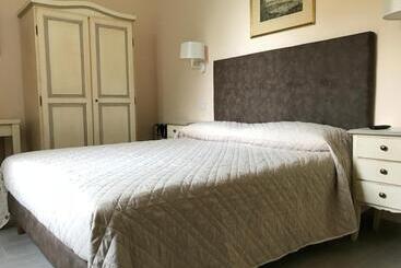 هتل Agriturismo La Rinaldina