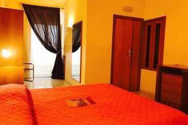 پانسیون Corato Room Economy