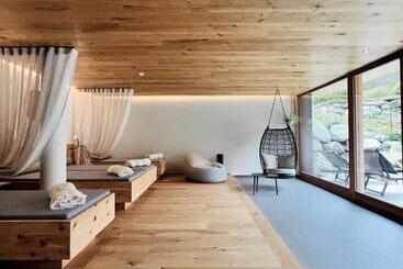 هتل Natura Boutique Chalet Wellness Spa