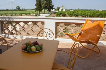 هتل Agrumare Farm Holiday