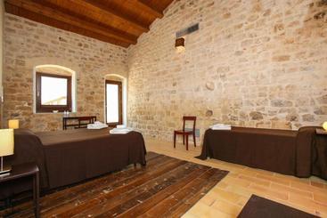 هتل Agriturismo Le Chiuse Di Guadagna