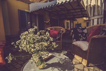 هتل Agriturismo I Surì Asti