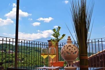 پانسیون Cento Tari' Guest House