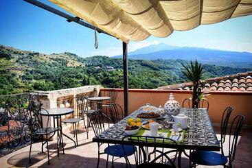 پانسیون Cento Tari' Guest House
