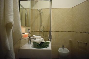 پانسیون Cento Tari' Guest House