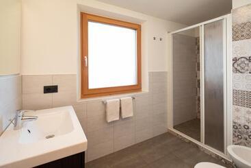 پانسیون Engadina B&b