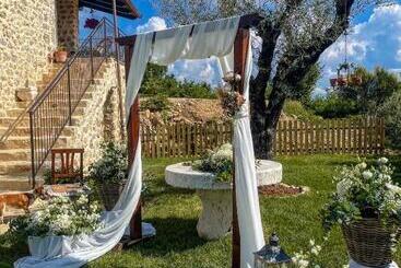 هتل Agriturismo Le Faeta
