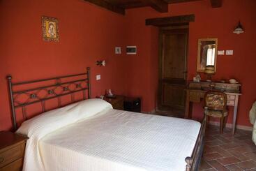 هتل Agriturismo Le Faeta