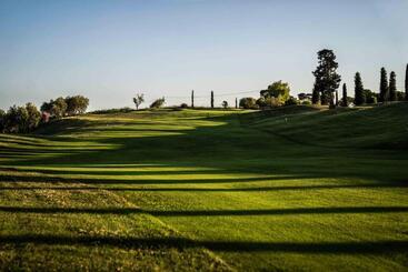 هتل Golf Club Bellosguardo Resort